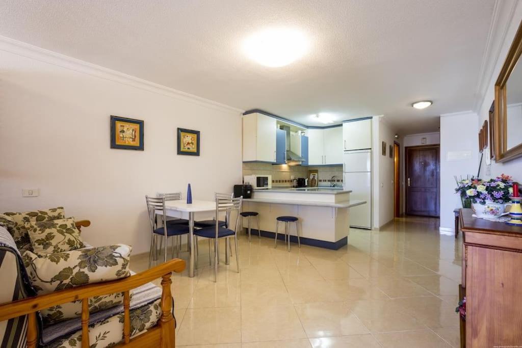 First Line Beach Apartment ปูแอร์โตเดลาครูซ ภายนอก รูปภาพ
