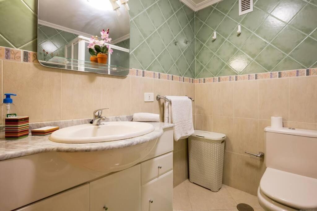First Line Beach Apartment ปูแอร์โตเดลาครูซ ภายนอก รูปภาพ